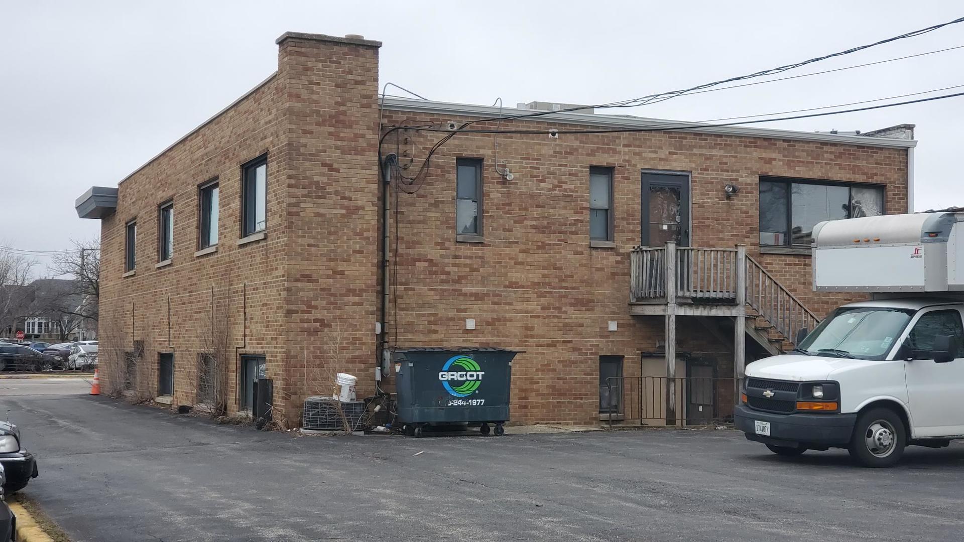 6731-6735 N Lincoln Avenue