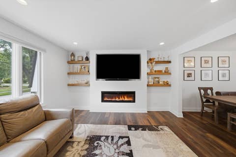 Tiny photo for 2206 Kingston Drive, Wheaton, IL 60187 (MLS # 12714436)