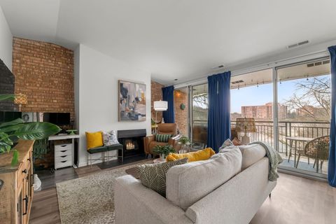 Tiny photo for 6010 2C E Lake Drive #2C, Lisle, IL 60532 (MLS # 12607755)