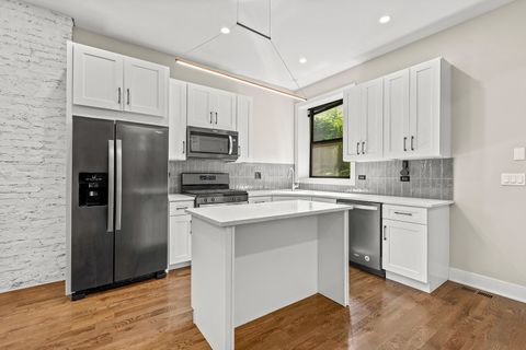 1215 N Wolcott Avenue 1R Chicago IL 60622
