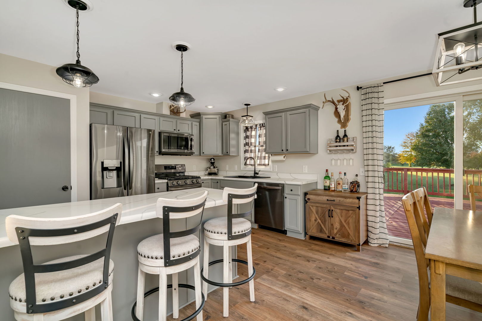 3945 S Broadway Road