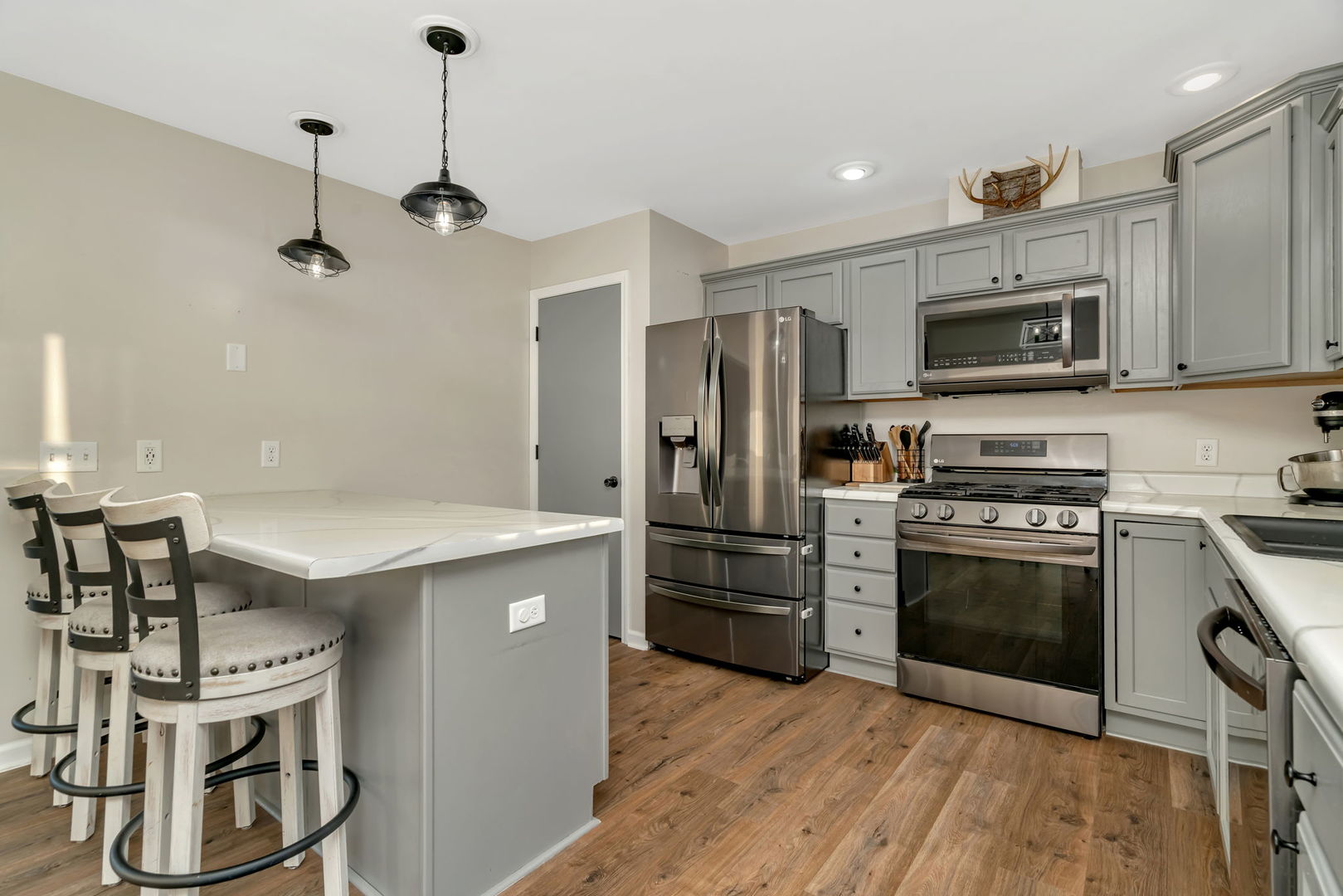 3945 S Broadway Road