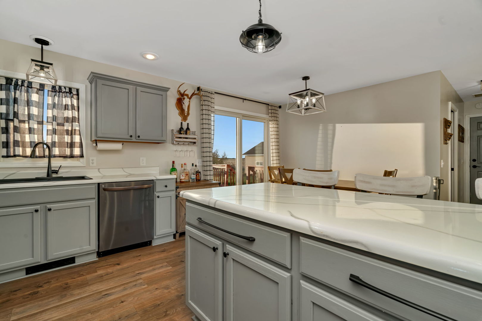 3945 S Broadway Road