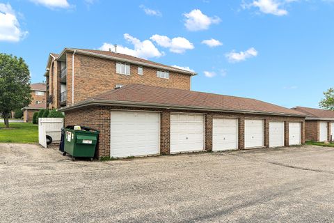 Tiny photo for 9964 W 153 Street #2W, Orland Park, IL 60462 (MLS # 12648489)