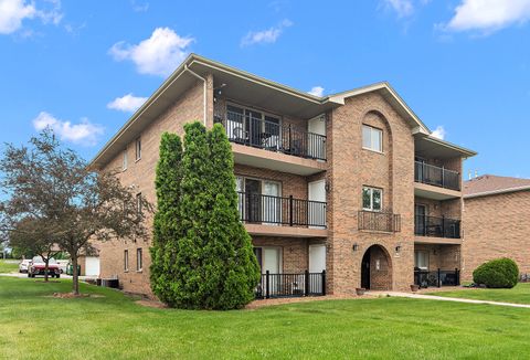 Tiny photo for 9964 W 153 Street #2W, Orland Park, IL 60462 (MLS # 12648489)