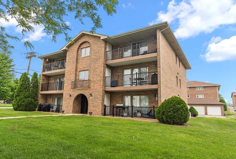 Tiny photo for 9964 W 153 Street #2W, Orland Park, IL 60462 (MLS # 12648489)