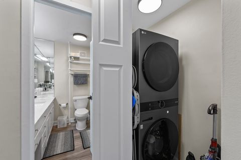 Tiny photo for 111 E Chestnut Street #28J, Chicago, IL 60611 (MLS # 12522481)