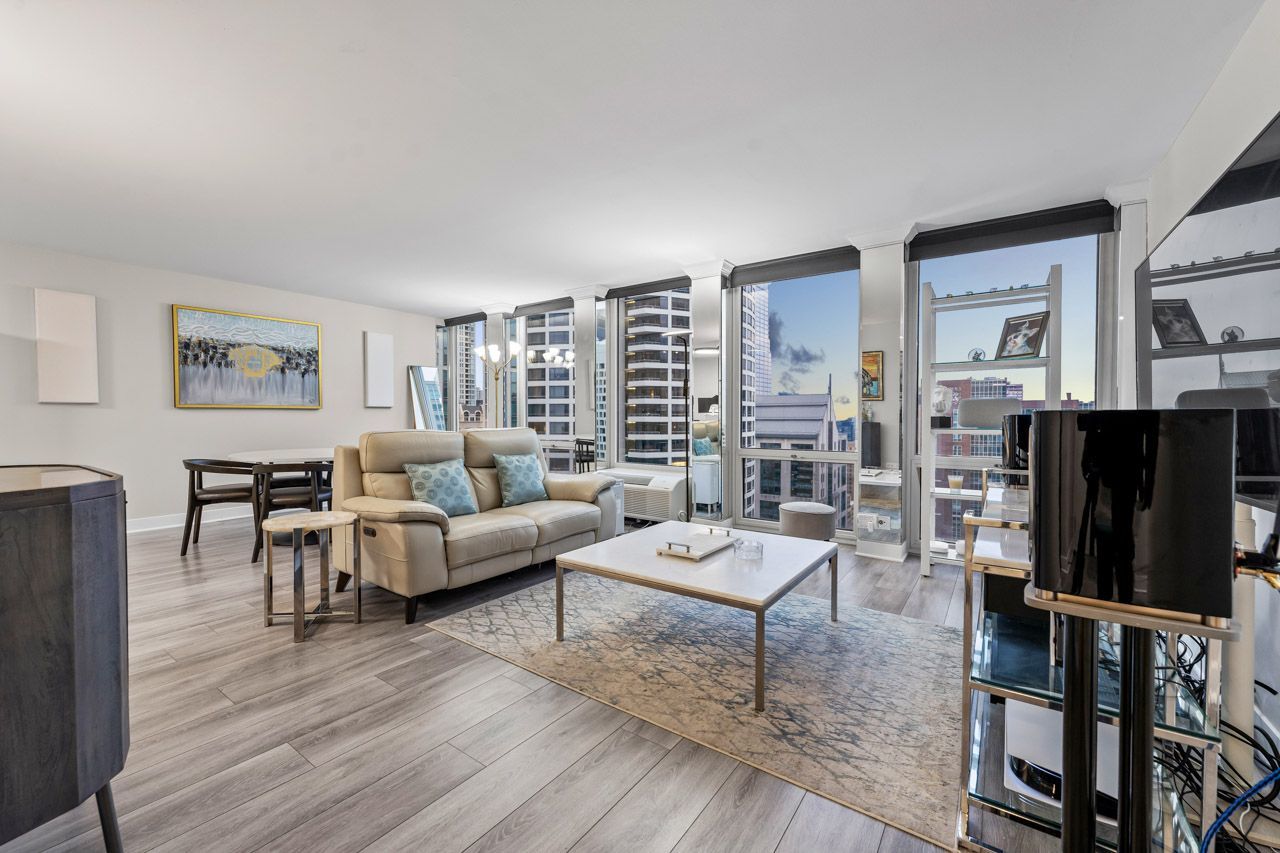 111 E Chestnut Street 28J