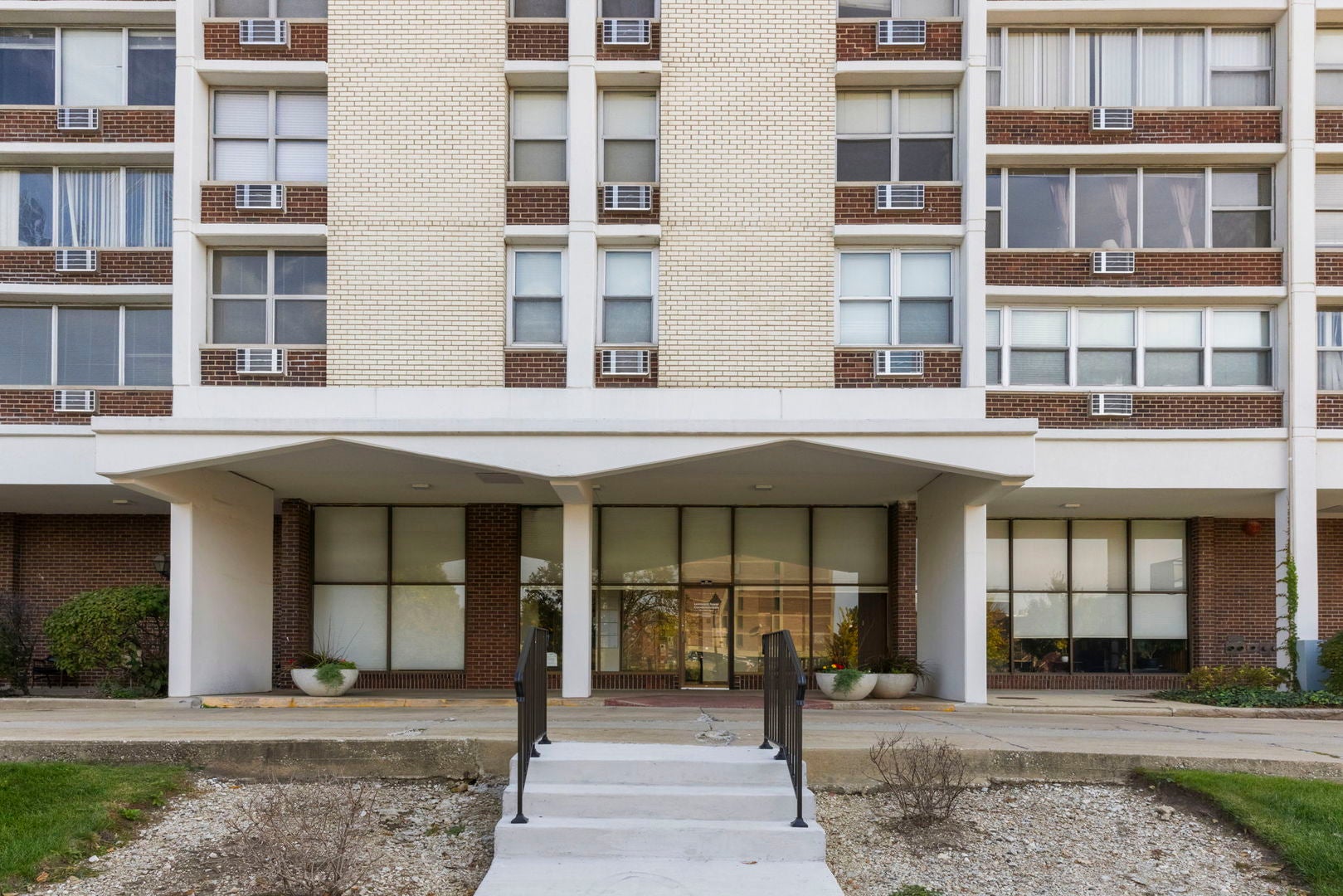 33 N Main Street 6M