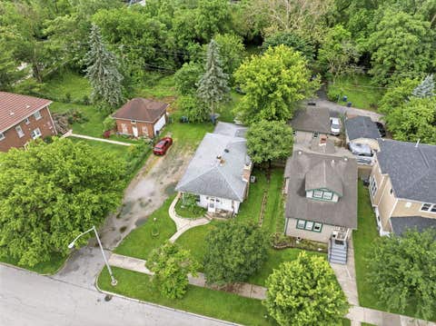 Tiny photo for 2017 Grove Street, Blue Island, IL 60406 (MLS # 12679469)