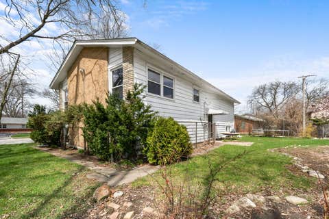 Tiny photo for 2808 Cherrywood Lane, Hazel Crest, IL 60429 (MLS # 12643188)