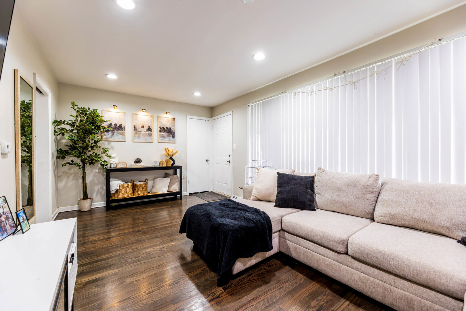 7124 S KEDZIE Avenue