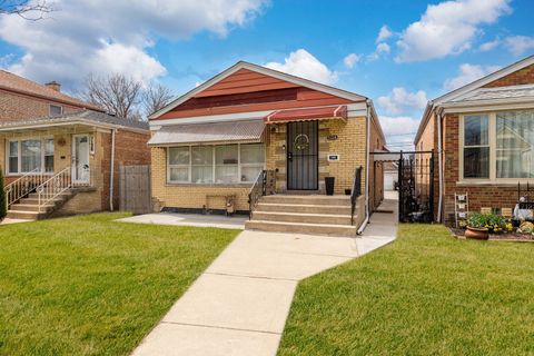 Tiny photo for 7124 S KEDZIE Avenue, Chicago, IL 60629 (MLS # 12613937)