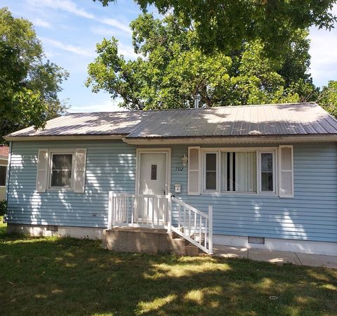 Photo of 702 E Daggy Street, Tuscola, IL 61953 (MLS # 12452125)