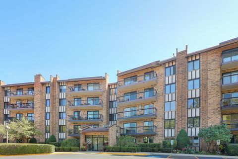 Photo of 501 Lake Hinsdale Drive #307, Willowbrook, IL 60527 (MLS # 12443261)