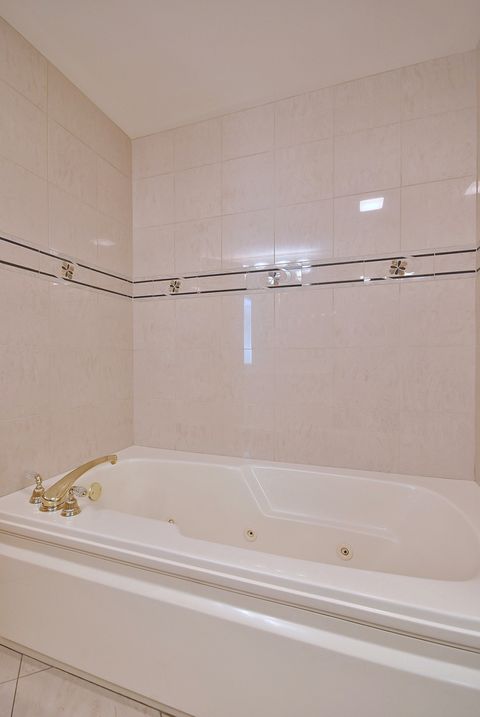 Tiny photo for 1745 Pavilion Way #502, Park Ridge, IL 60068 (MLS # 12493551)