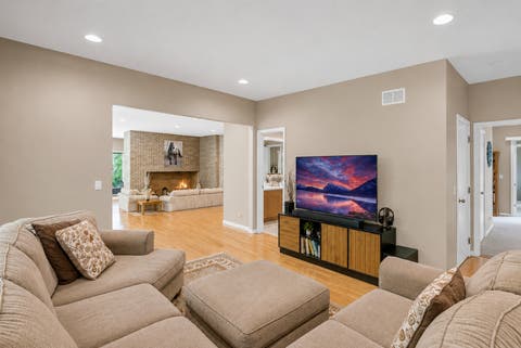 Tiny photo for 4 Far Hills Road, Barrington Hills, IL 60010 (MLS # 12711200)
