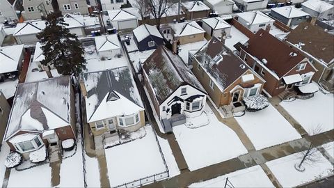 Tiny photo for 4840 W Waveland Avenue, Chicago, IL 60641 (MLS # 12548737)