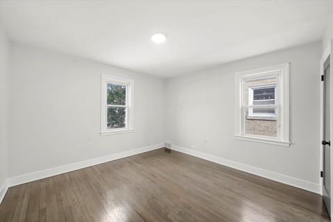 Tiny photo for 4840 W Waveland Avenue, Chicago, IL 60641 (MLS # 12548737)