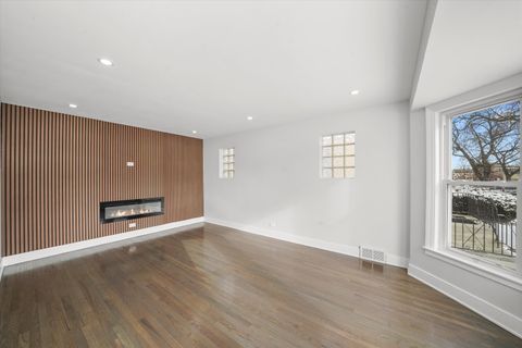 Tiny photo for 4840 W Waveland Avenue, Chicago, IL 60641 (MLS # 12548737)