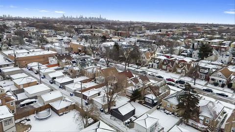 Tiny photo for 4840 W Waveland Avenue, Chicago, IL 60641 (MLS # 12548737)