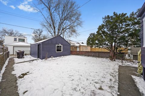 Tiny photo for 4840 W Waveland Avenue, Chicago, IL 60641 (MLS # 12548737)