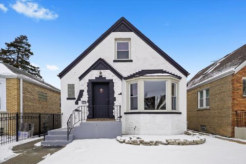 4840 W Waveland Avenue Chicago IL 60641