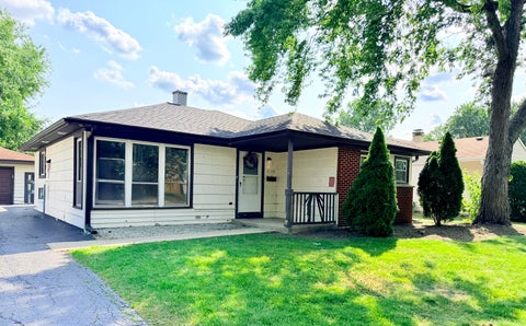 Photo of 2109 Park Street, Rolling Meadows, IL 60008 (MLS # 12713215)