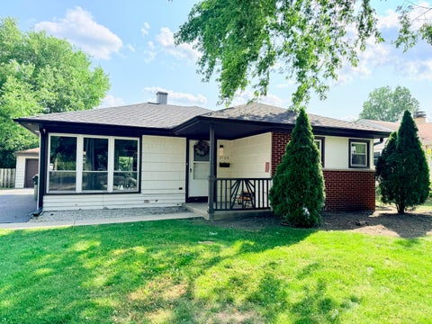 Tiny photo for 2109 Park Street, Rolling Meadows, IL 60008 (MLS # 12713215)