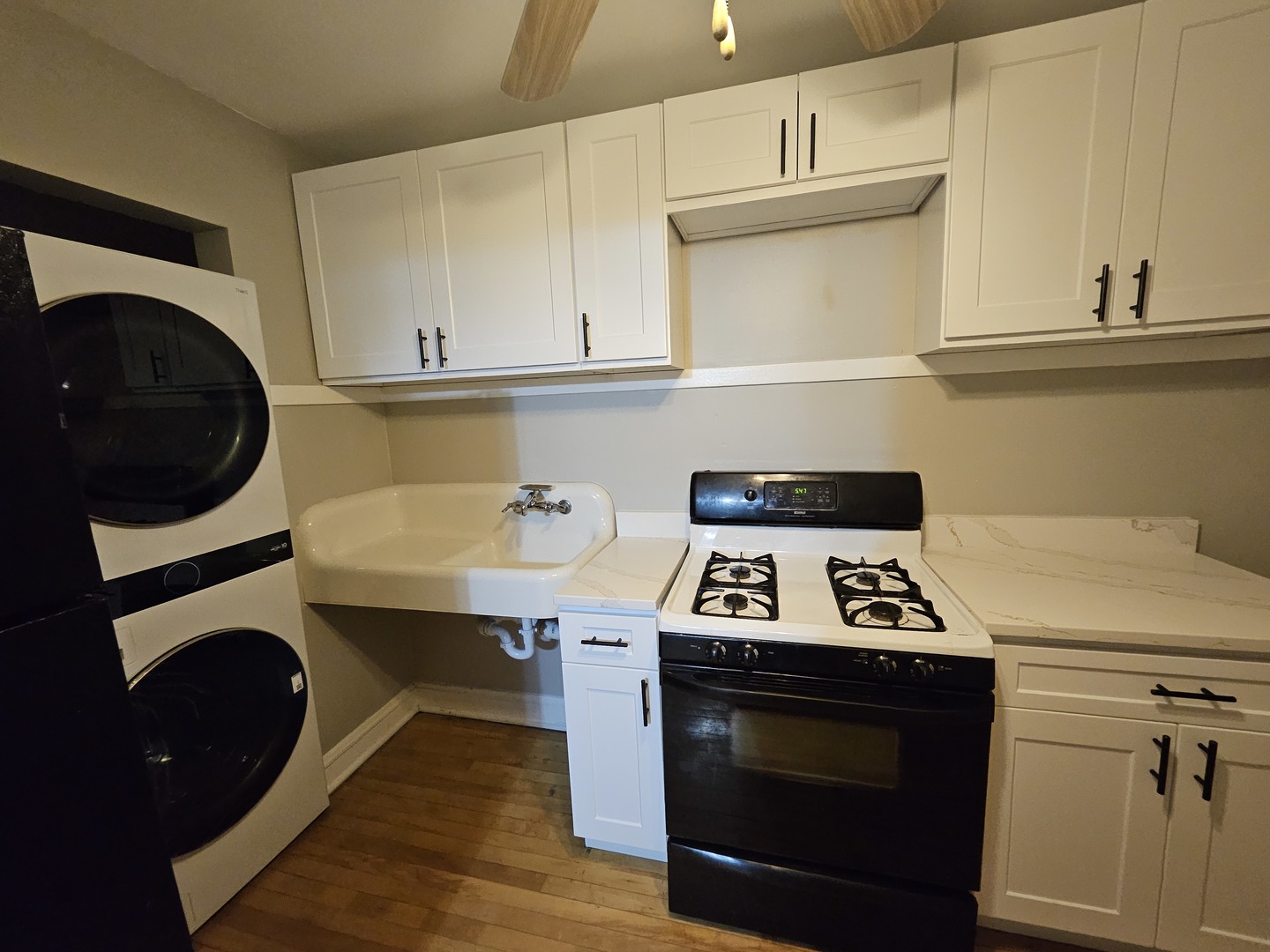 2907 W Lyndale Street 2R