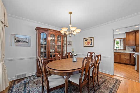 Tiny photo for 1101 E Mayfair Road, Arlington Heights, IL 60004 (MLS # 12719112)
