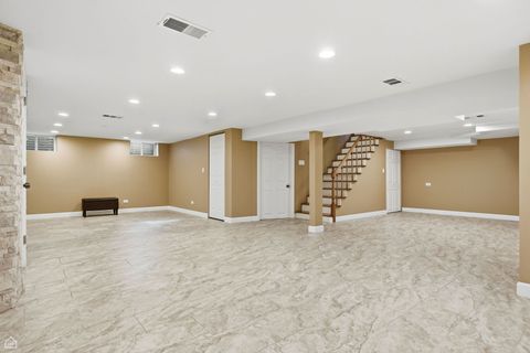 Tiny photo for 6310 N La Crosse Avenue, Chicago, IL 60646 (MLS # 12693573)