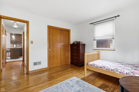 Tiny photo for 6310 N La Crosse Avenue, Chicago, IL 60646 (MLS # 12693573)