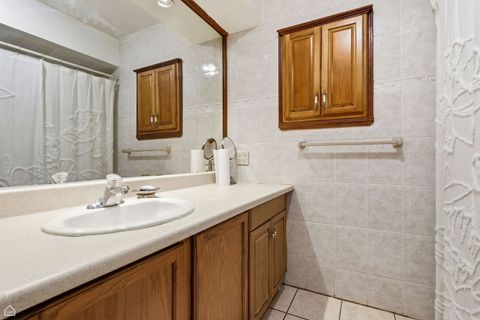 Tiny photo for 6310 N La Crosse Avenue, Chicago, IL 60646 (MLS # 12693573)