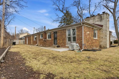 Tiny photo for 6310 N La Crosse Avenue, Chicago, IL 60646 (MLS # 12693573)