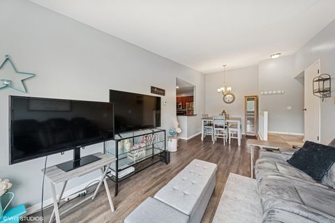 Tiny photo for 1569 Raymond Drive #201, Naperville, IL 60563 (MLS # 12434333)