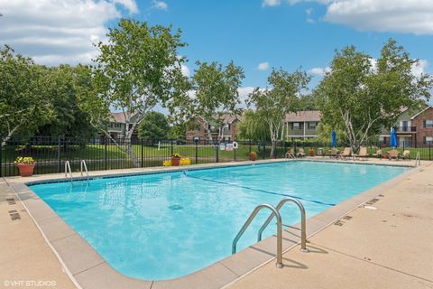 Tiny photo for 1569 Raymond Drive #201, Naperville, IL 60563 (MLS # 12434333)