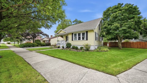 Tiny photo for 5325 Franklin Avenue, Oak Lawn, IL 60453 (MLS # 12745368)