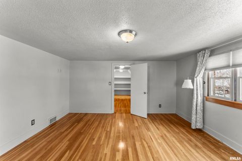 Tiny photo for 2434 29TH Street, Moline, IL 61265 (MLS # QC4269754)