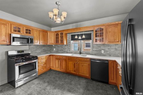 Tiny photo for 2434 29TH Street, Moline, IL 61265 (MLS # QC4269754)