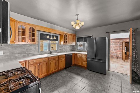 Tiny photo for 2434 29TH Street, Moline, IL 61265 (MLS # QC4269754)