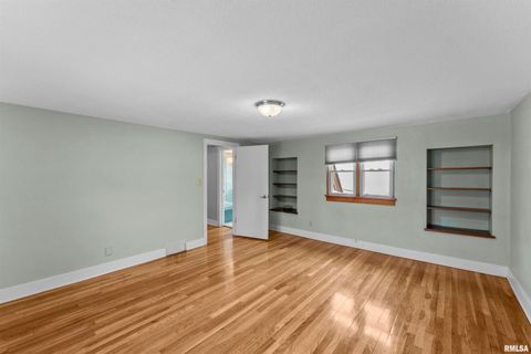 Tiny photo for 2434 29TH Street, Moline, IL 61265 (MLS # QC4269754)