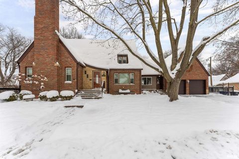 Photo of 2434 29TH Street, Moline, IL 61265 (MLS # QC4269754)