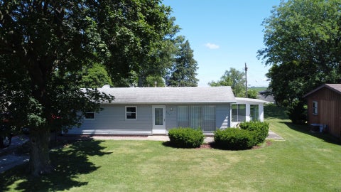 Photo of 625 W Blue Street, Sheldon, IL 60966 (MLS # 12683193)