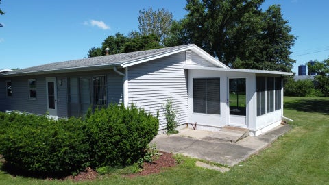 Tiny photo for 625 W Blue Street, Sheldon, IL 60966 (MLS # 12683193)