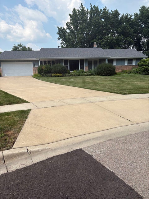 Photo of 631 Joanne Lane, DeKalb, IL 60115 (MLS # 12707151)