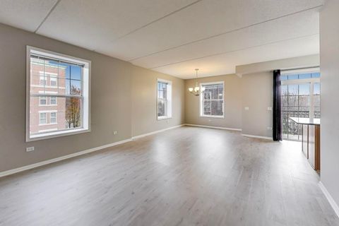 Tiny photo for 190 W Johnson Street #303, Palatine, IL 60067 (MLS # 12513491)