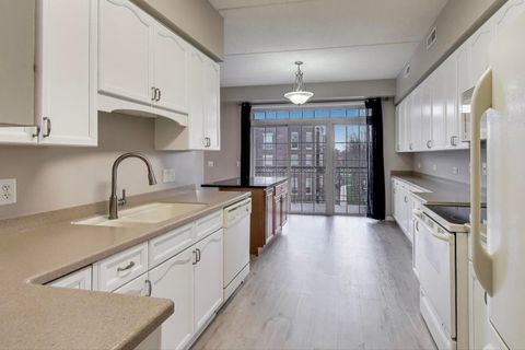 Tiny photo for 190 W Johnson Street #303, Palatine, IL 60067 (MLS # 12513491)