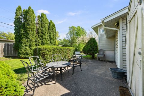 Tiny photo for 1511 Parklane Drive, Bettendorf, IA 52722 (MLS # 12630906)