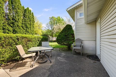 Tiny photo for 1511 Parklane Drive, Bettendorf, IA 52722 (MLS # 12630906)